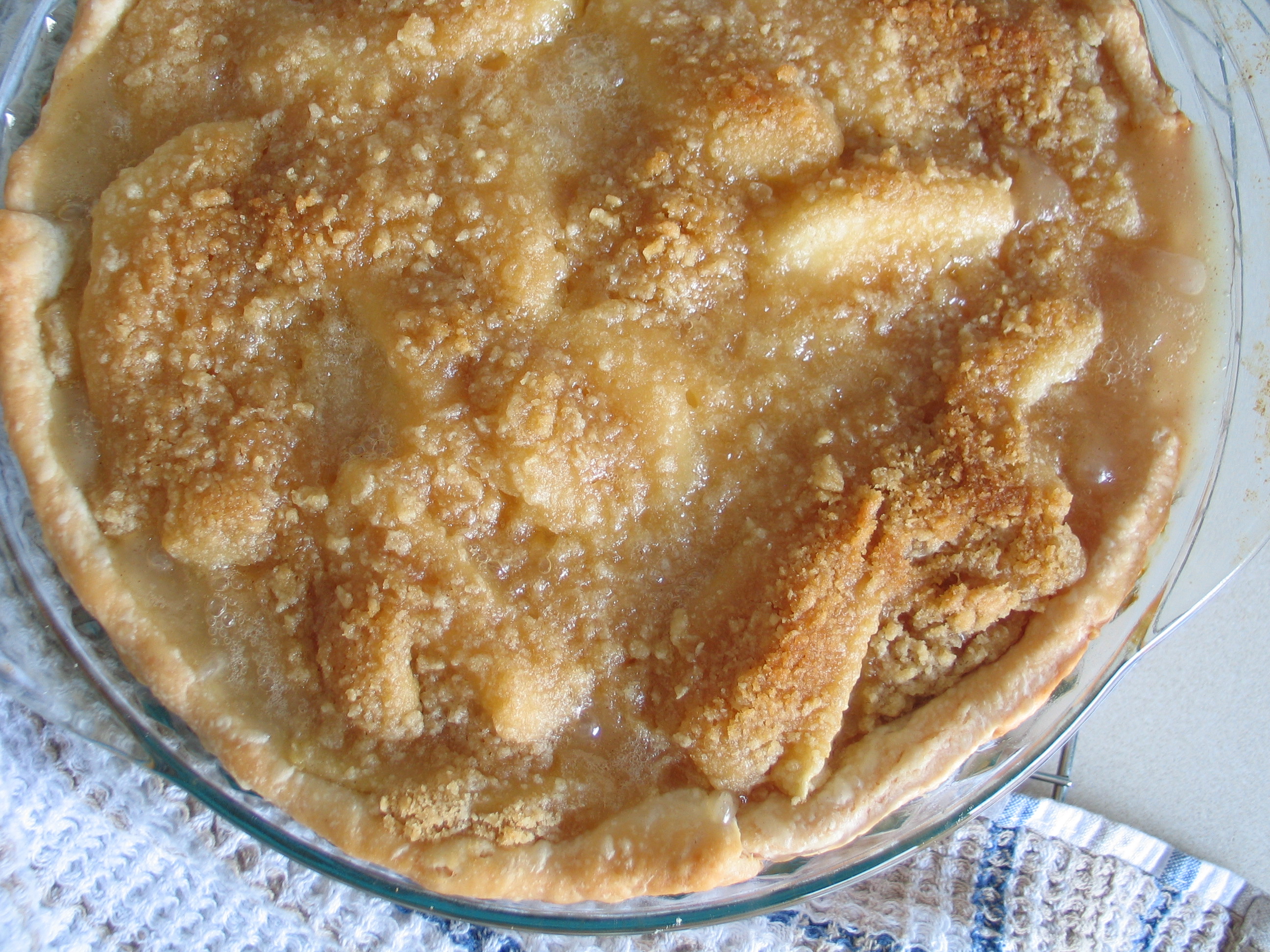 Pear Pie with Streusel Topping