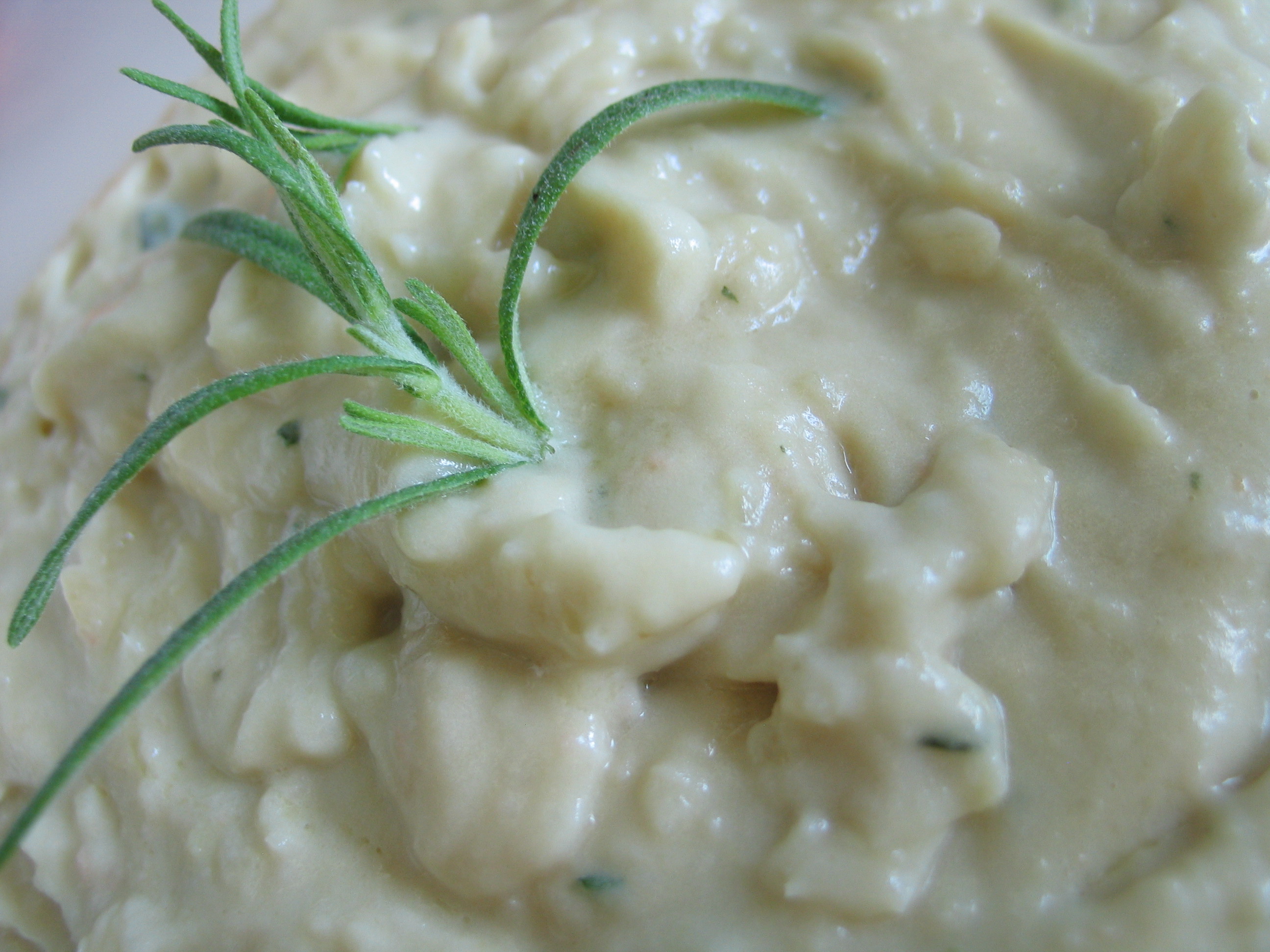 Roasted Garlic and White Bean Spread